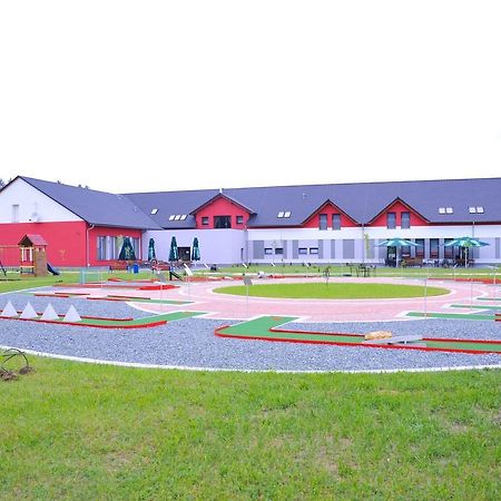 Oswald Arena Hotel Jemielnica Exterior photo